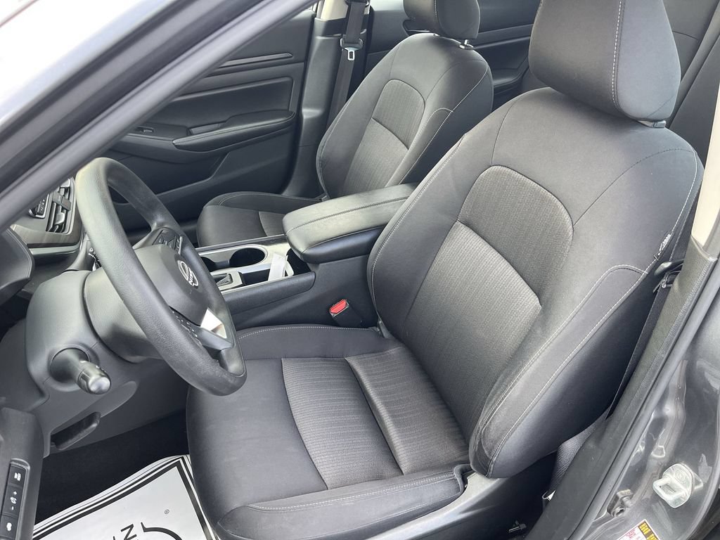 Used 2024 Nissan Altima 2.5 SV FWD image 11
