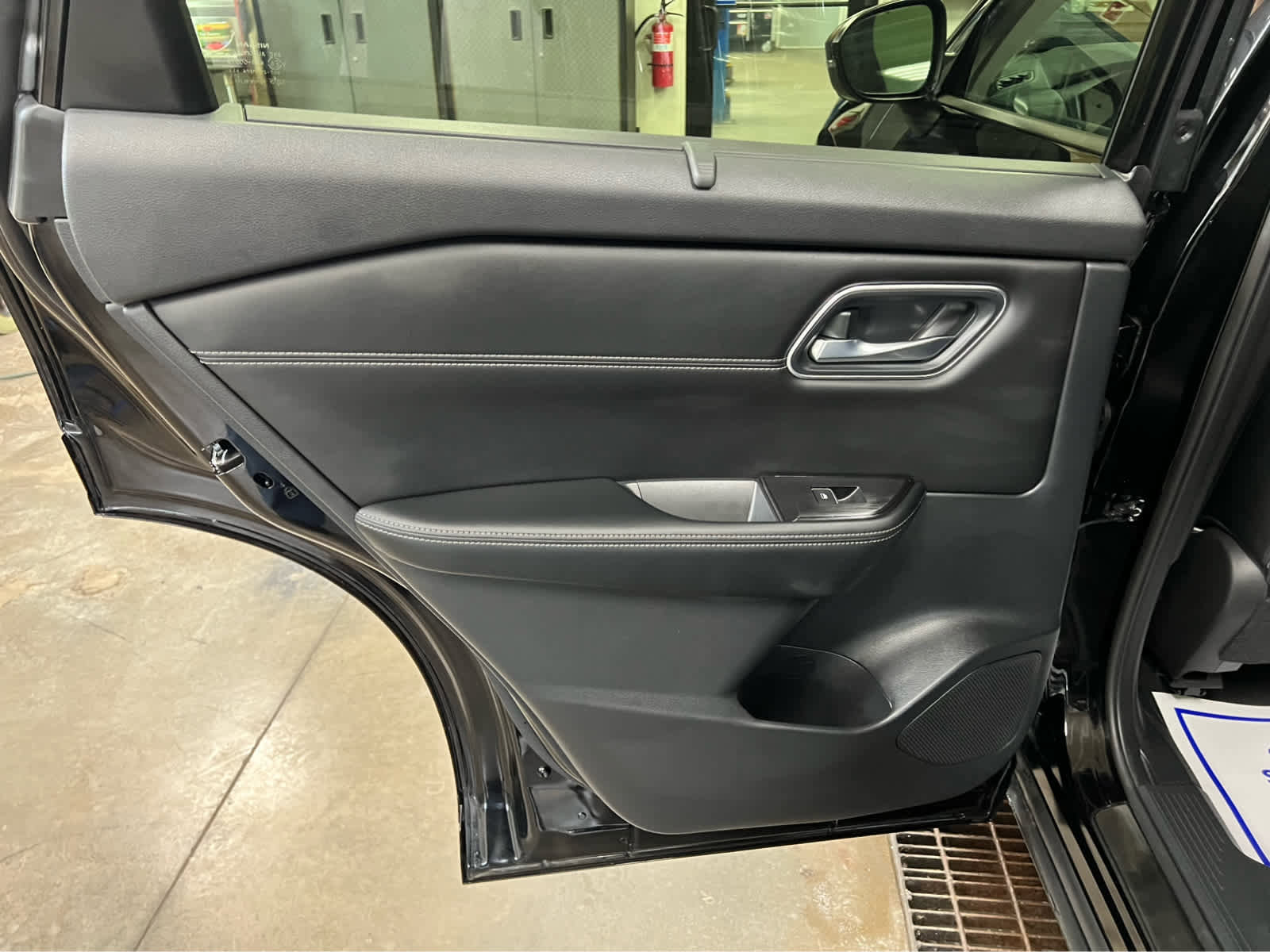 Used 2024 Nissan Rogue Platinum w/ Platinum Premium Package image 24