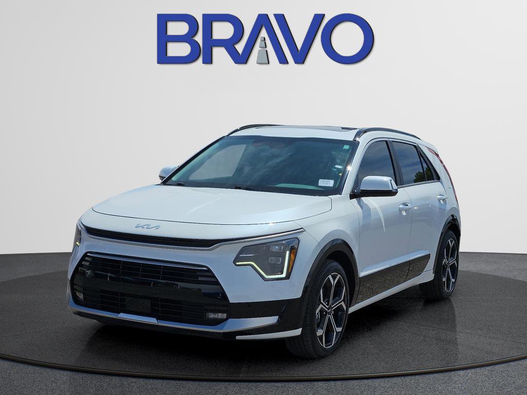 Used 2025 Kia Niro SX Touring image 1