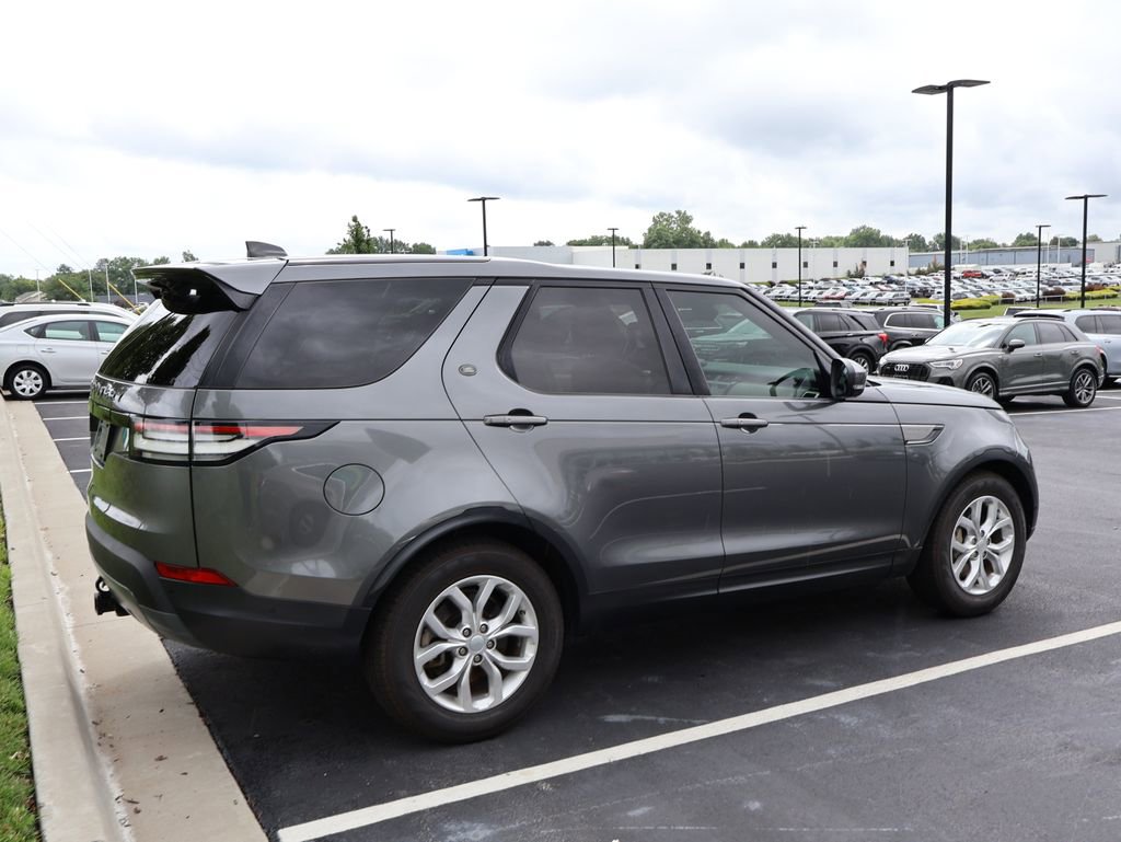 Used 2019 Land Rover Discovery SE AWD/4WD image 10