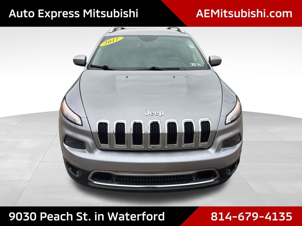 Used 2017 Jeep Cherokee Limited AWD/4WD image 2