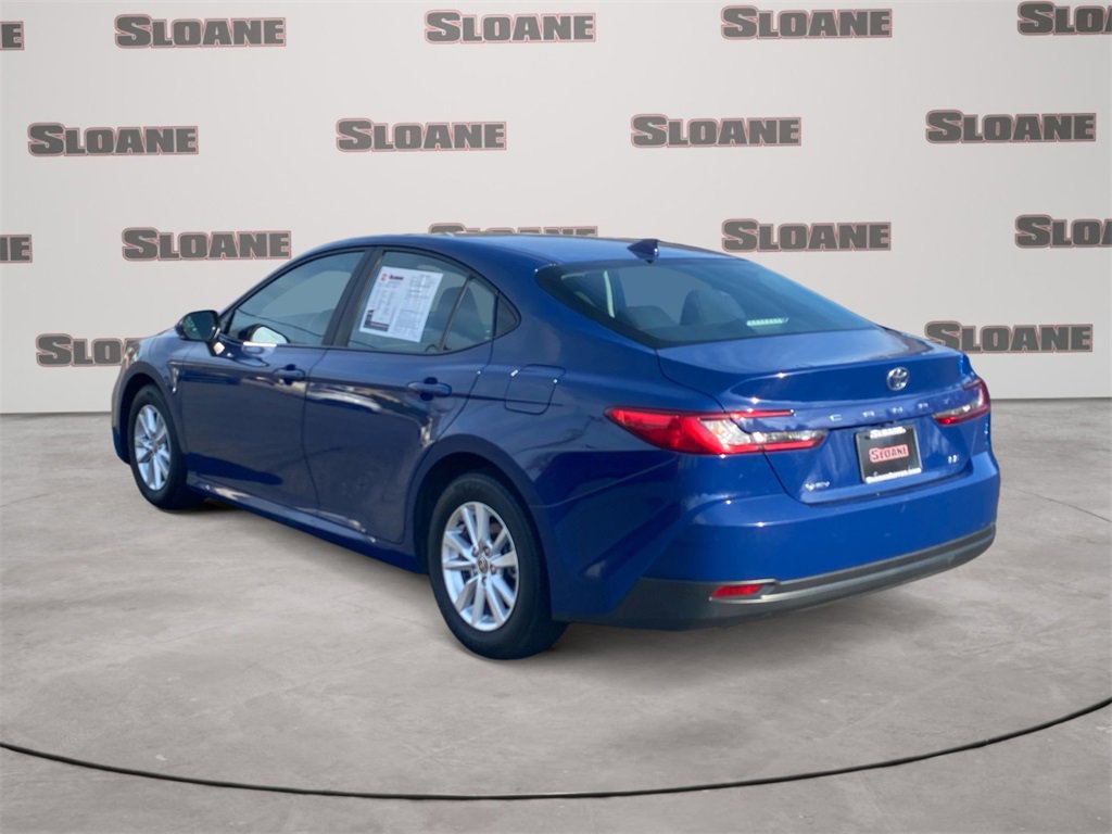 Used 2025 Toyota Camry LE image 3