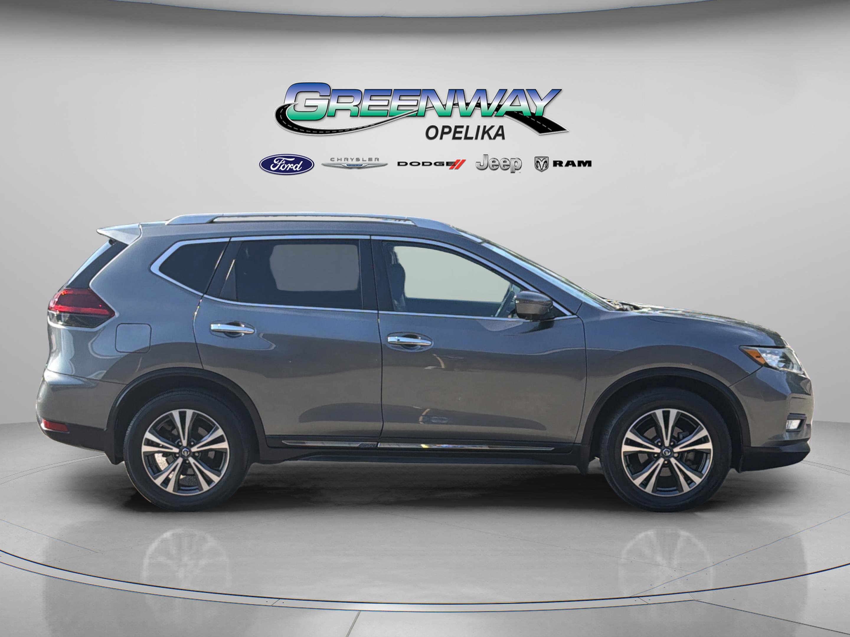 Used 2018 Nissan Rogue SL w/ Premium Package image 8
