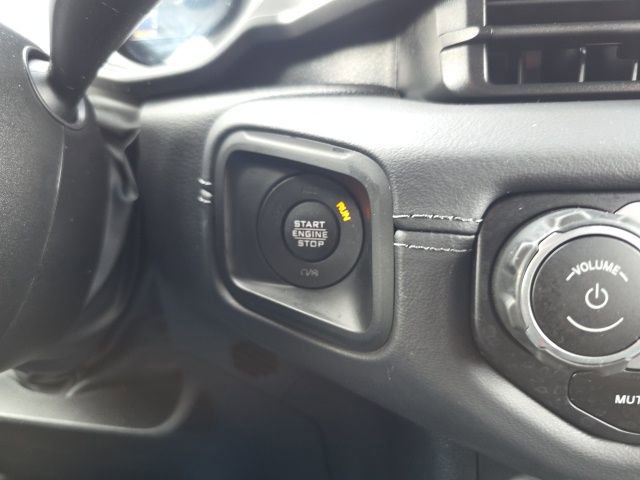 Used 2025 Jeep Wrangler Unlimited Rubicon 4xe w/ Convenience Group AWD/4WD image 29