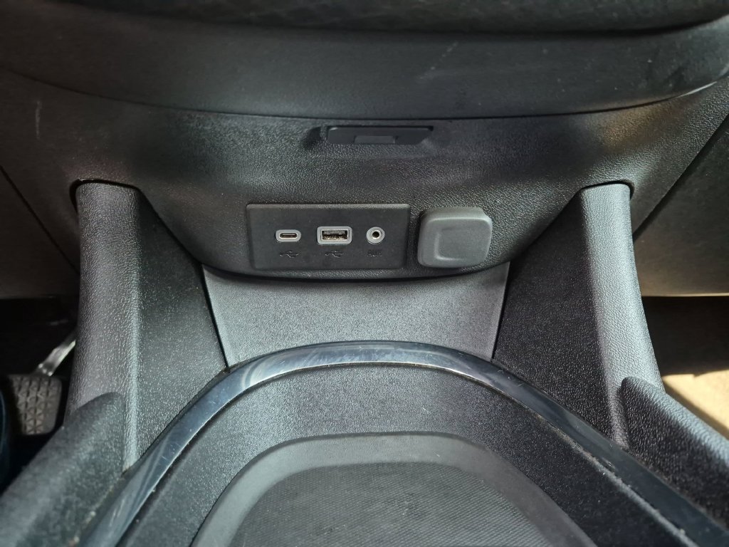 Used 2023 Chevrolet Malibu LT FWD image 37