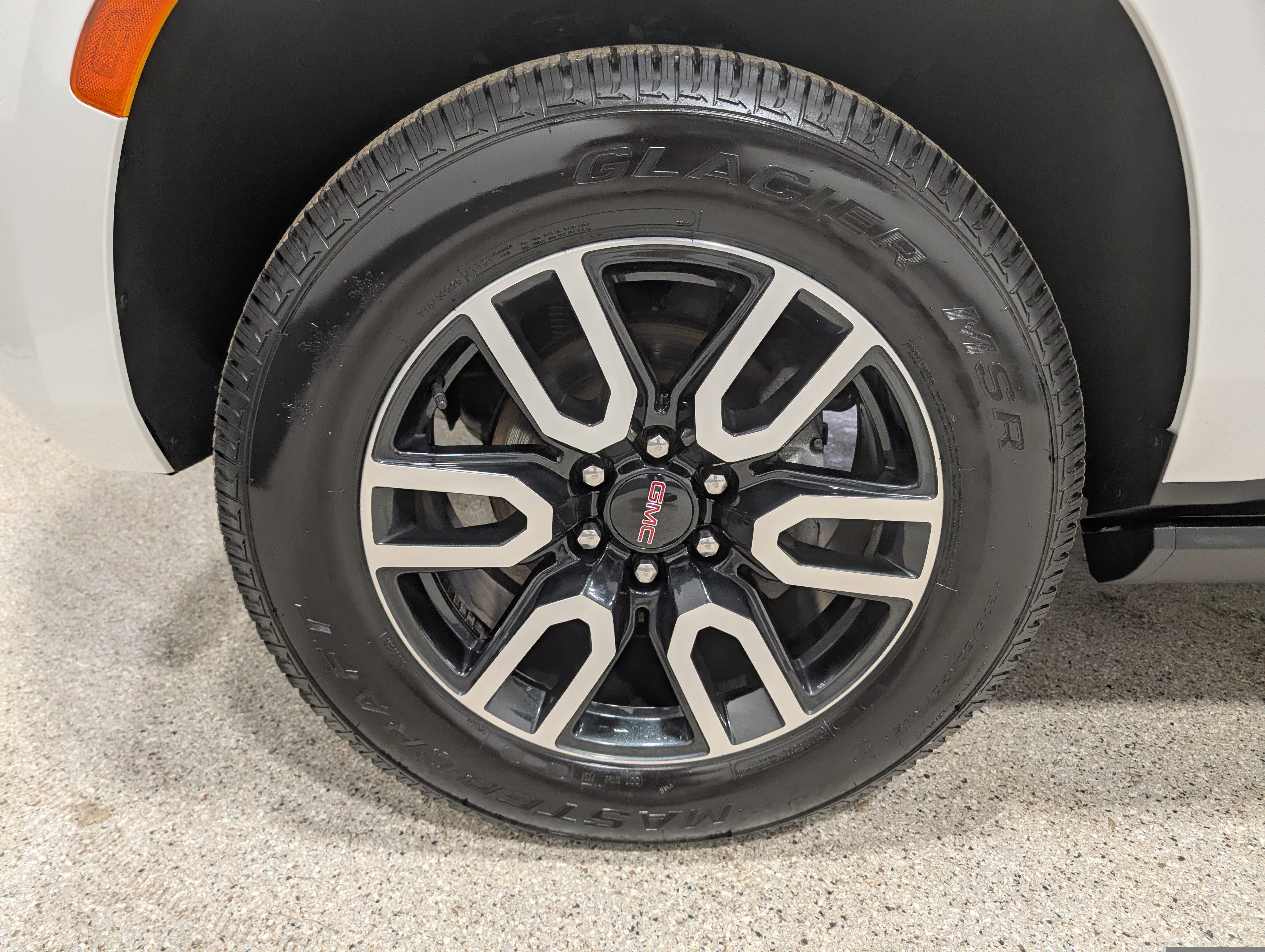 Used 2021 GMC Yukon AT4 w/ AT4 Premium Plus Package AWD/4WD image 11
