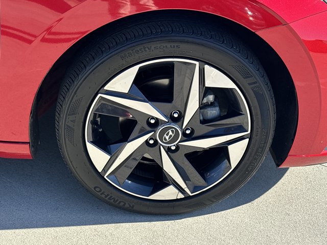 Used 2021 Hyundai Elantra Limited image 15