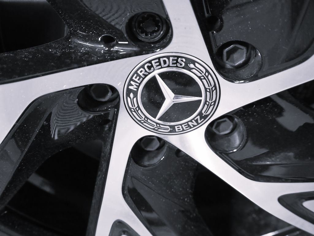 Certified 2024 Mercedes-Benz GLC 300 4MATIC image 8