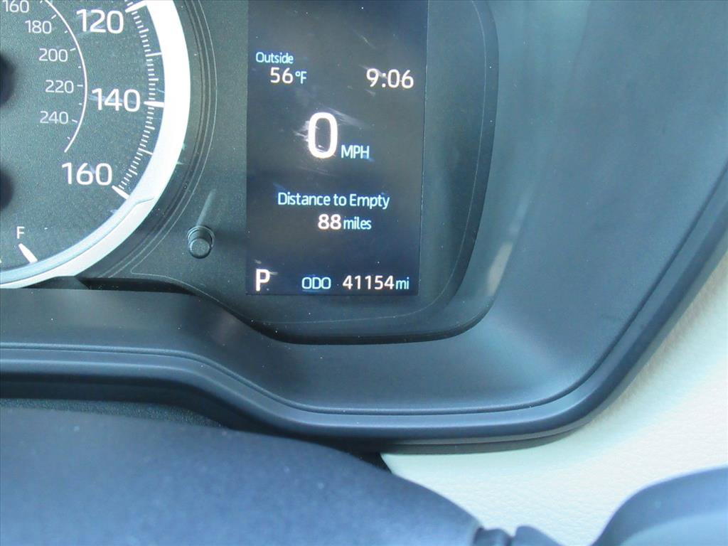 Used 2020 Toyota Corolla LE image 28