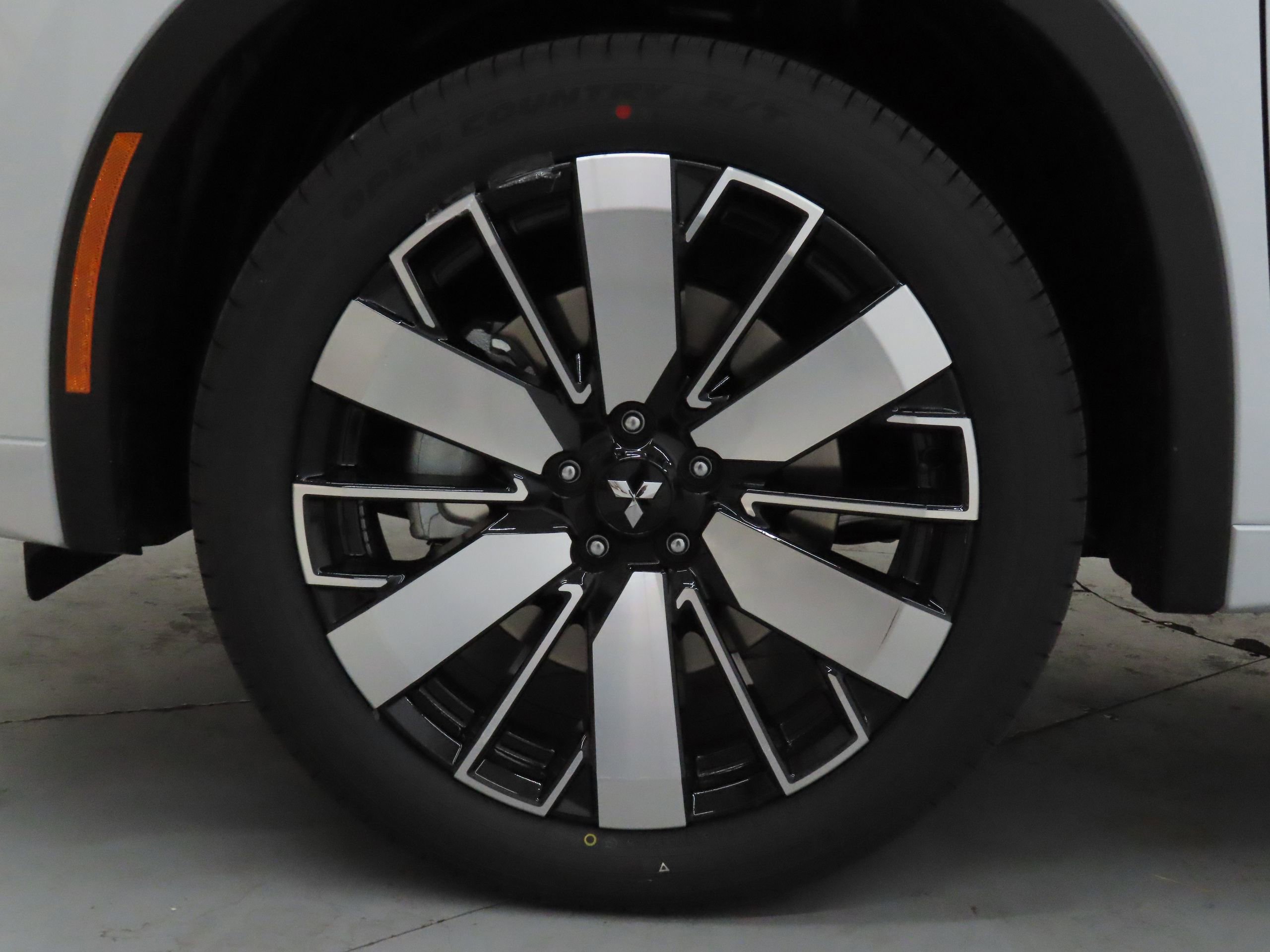 New 2026 Mitsubishi Outlander SEL FWD image 27