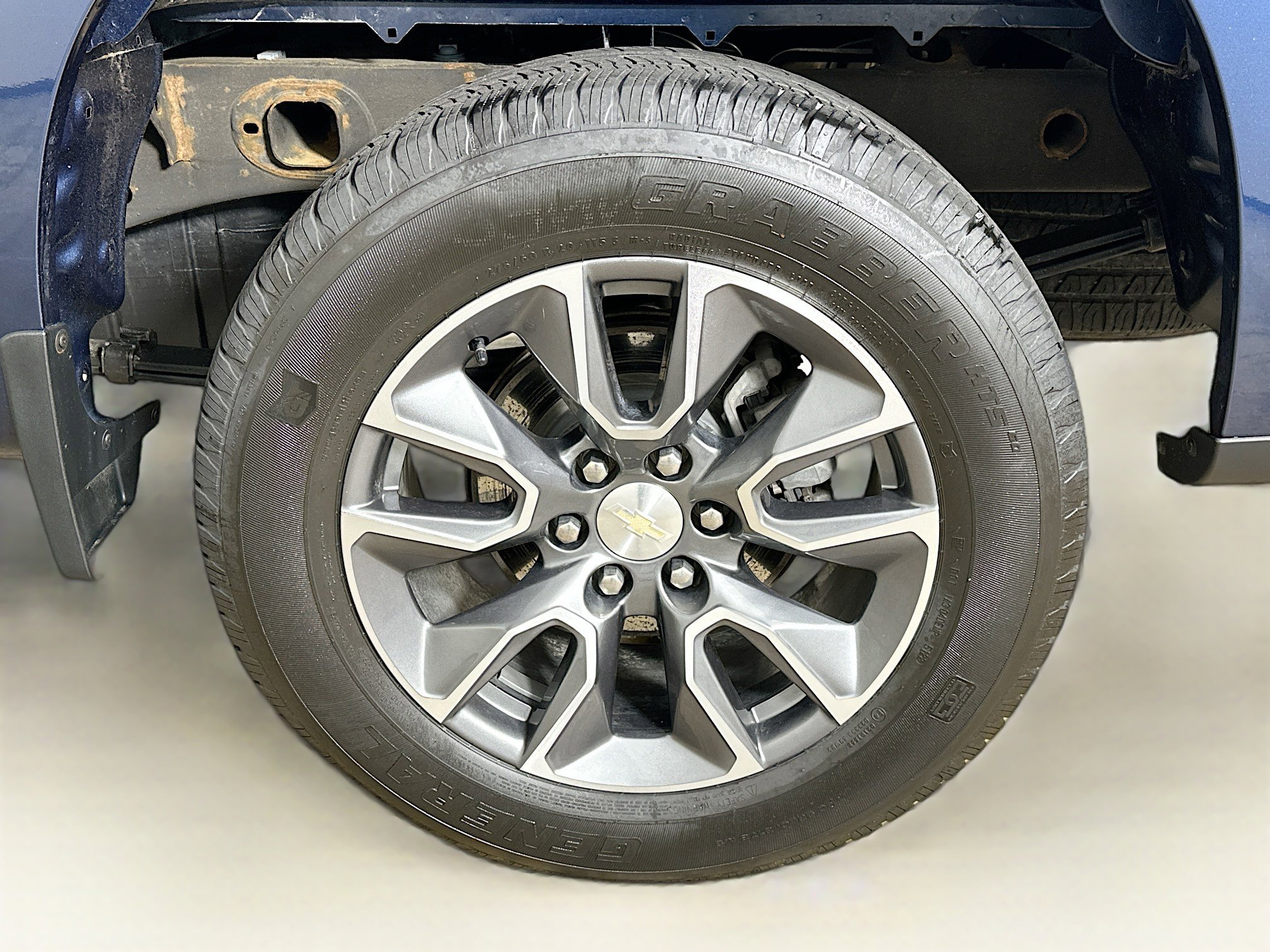 Used 2023 Chevrolet Silverado 1500 LT AWD/4WD image 11