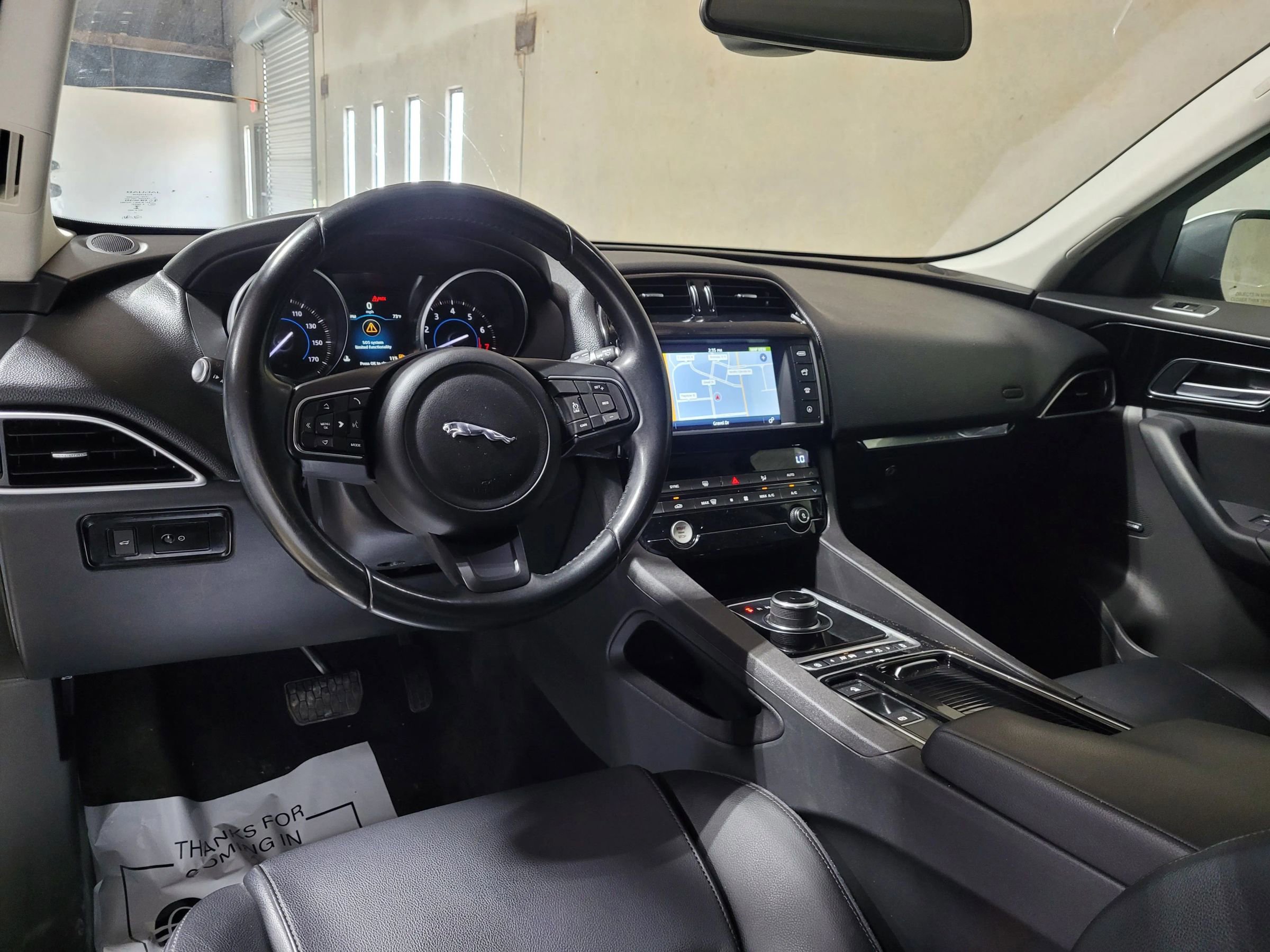 Used 2018 Jaguar F-PACE image 21