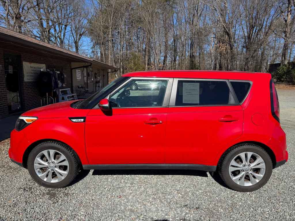Used 2016 Kia Soul ! image 2