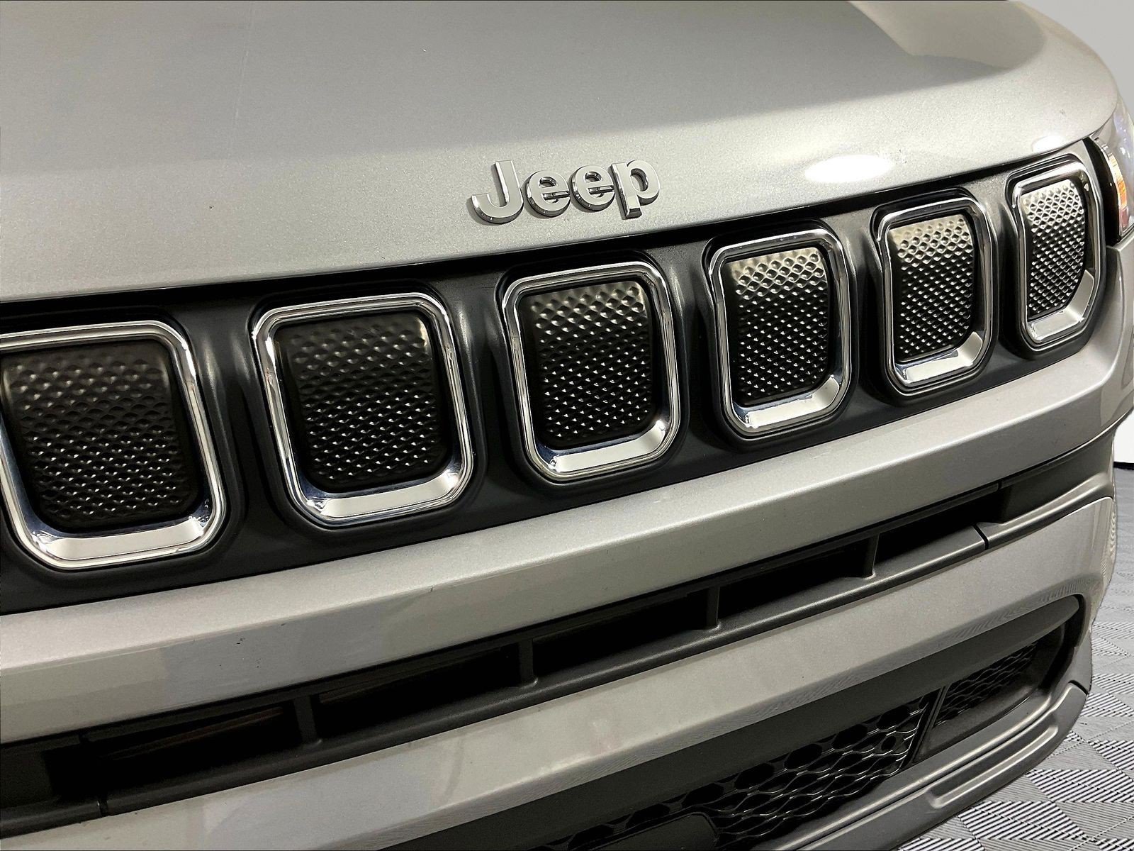 Used 2022 Jeep Compass Latitude FWD image 33
