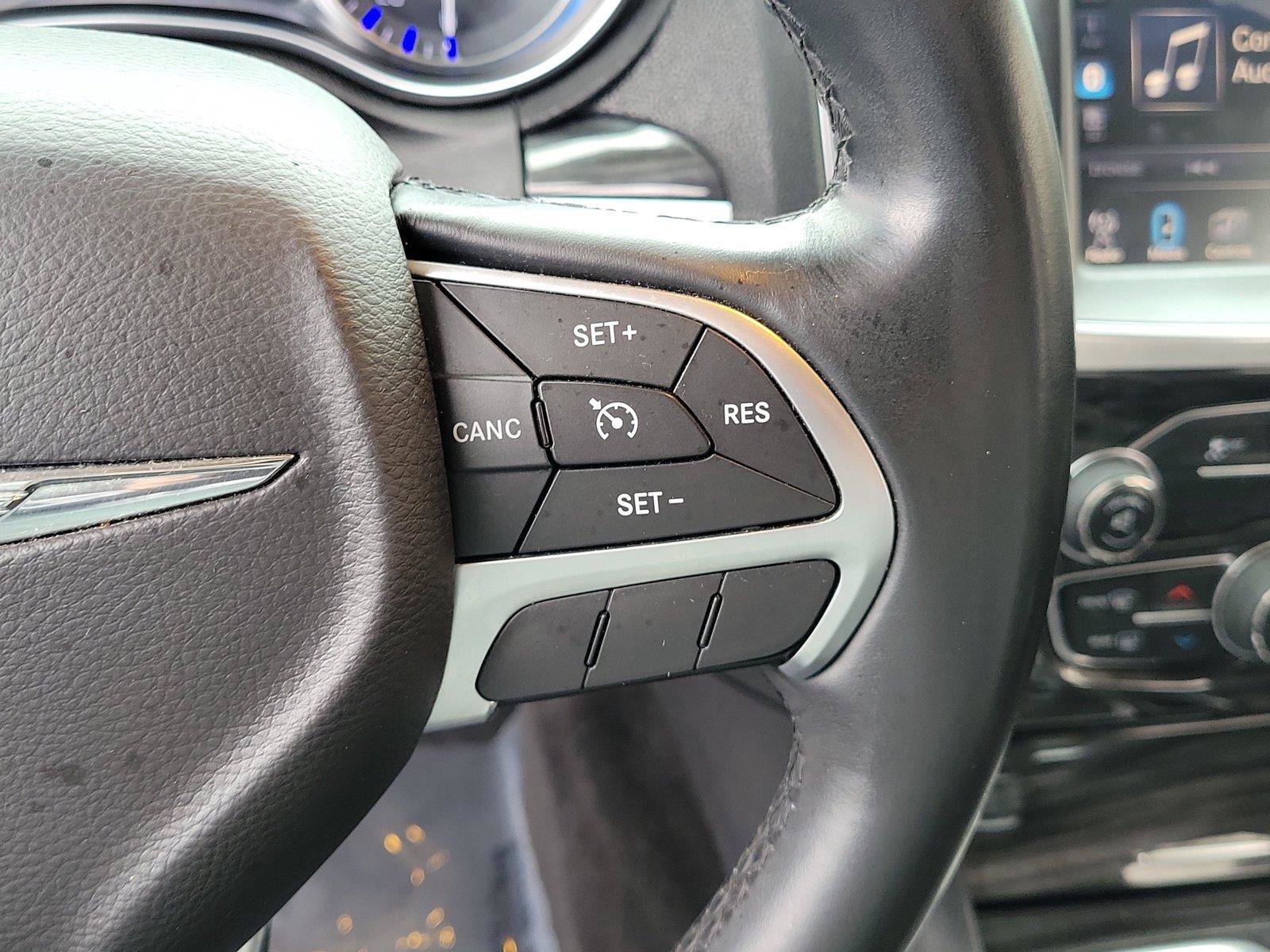 Used 2016 Chrysler 300 Limited RWD image 23