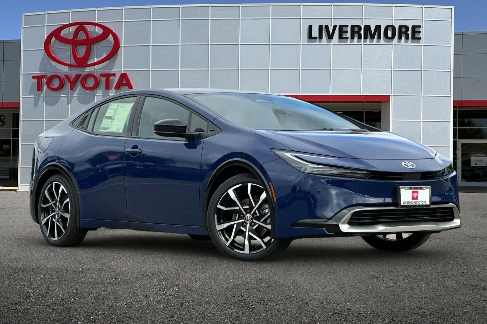 New 2026 Toyota Prius Plug-In Hybrid FWD image 2