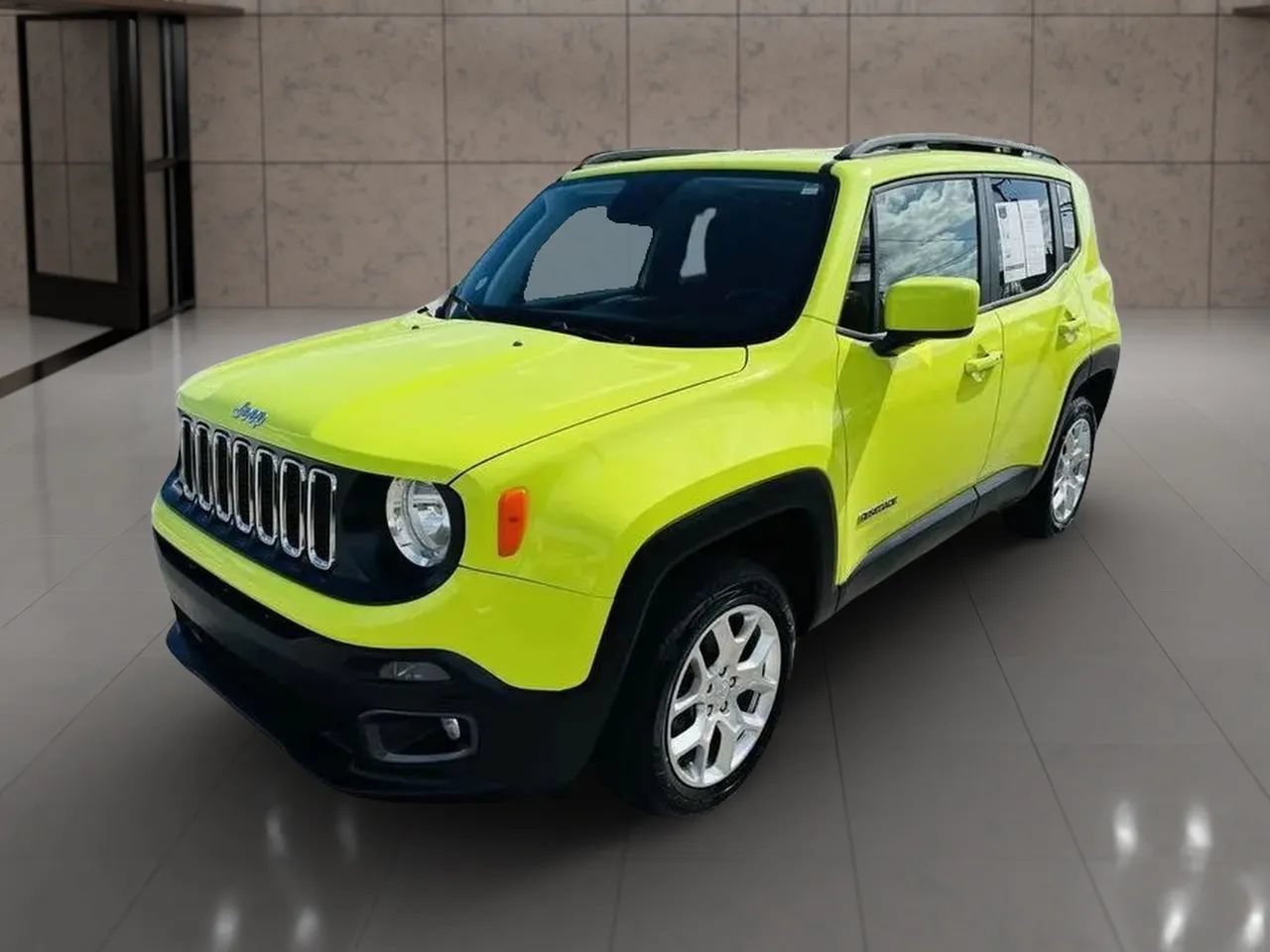 Used 2018 Jeep Renegade Latitude w/ Cold Weather Group AWD/4WD image 7