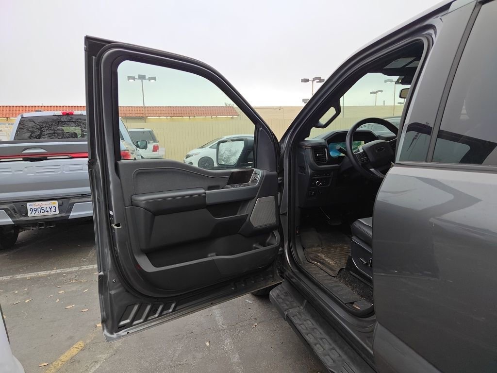 Used 2023 Ford F150 Lightning Lariat image 5