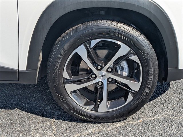 Certified 2025 Chevrolet Trax RS image 12