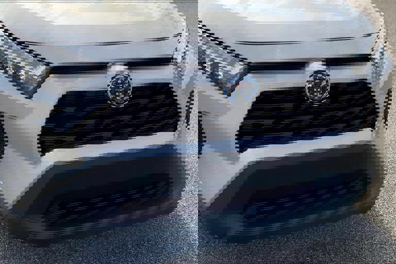 Used 2024 Toyota RAV4 XLE w/ Convenience Package image 29