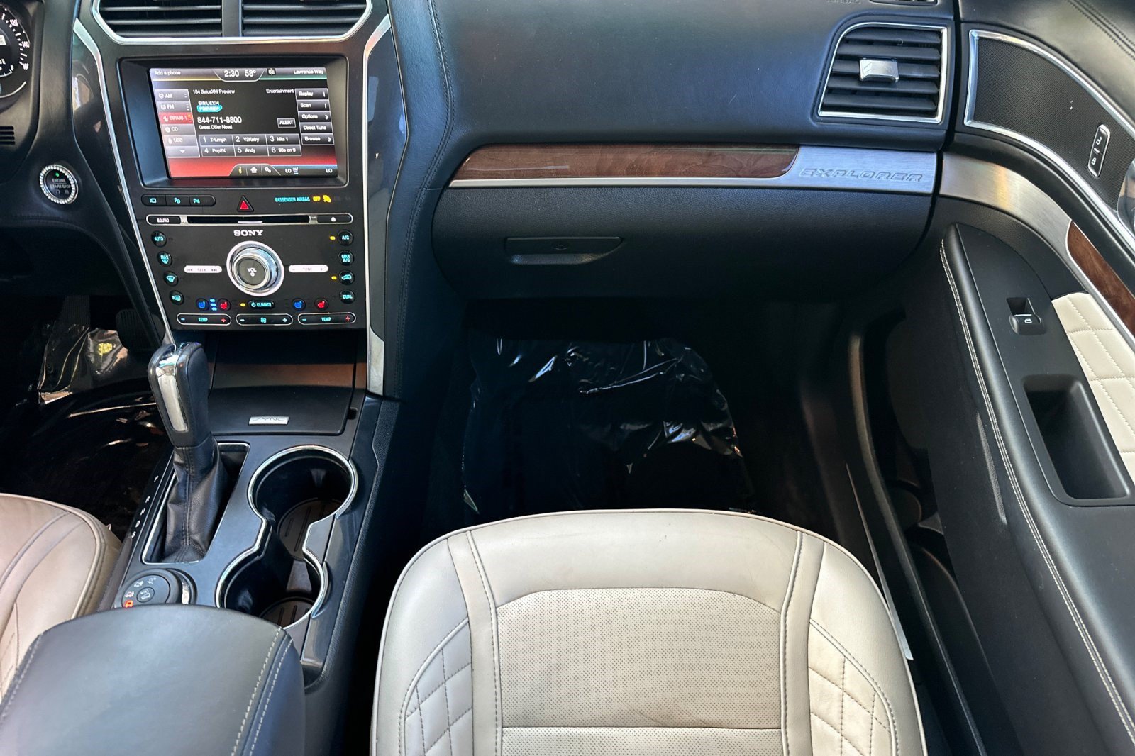 Used 2016 Ford Explorer Platinum AWD/4WD image 34