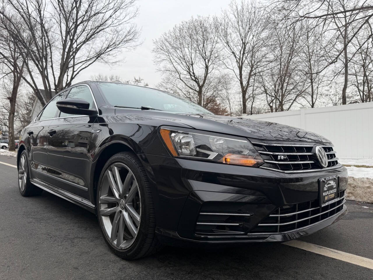 Used 2017 Volkswagen Passat 1.8T R-Line FWD image 4