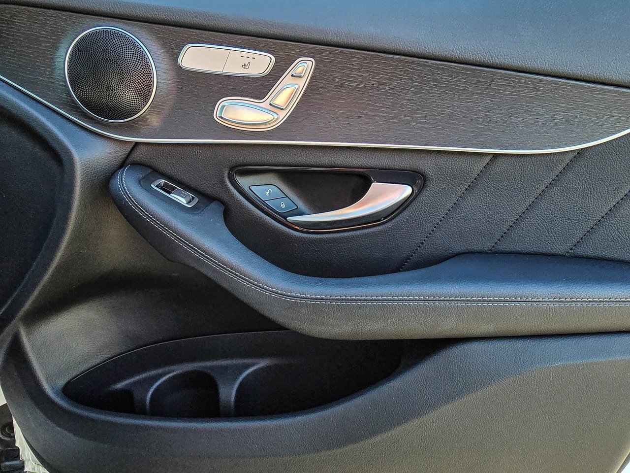 Used 2022 Mercedes-Benz GLC 300 4MATIC image 38