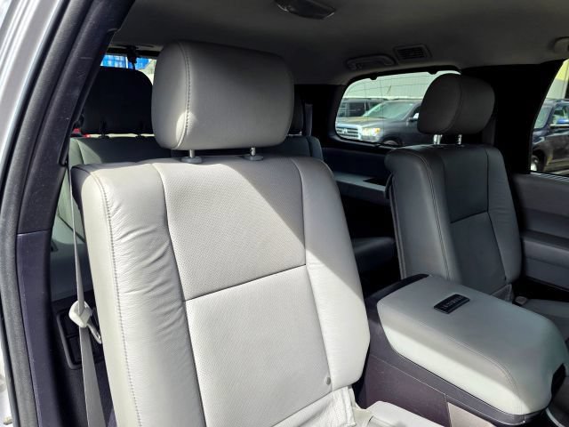 Used 2015 Toyota Sequoia Platinum AWD/4WD image 45