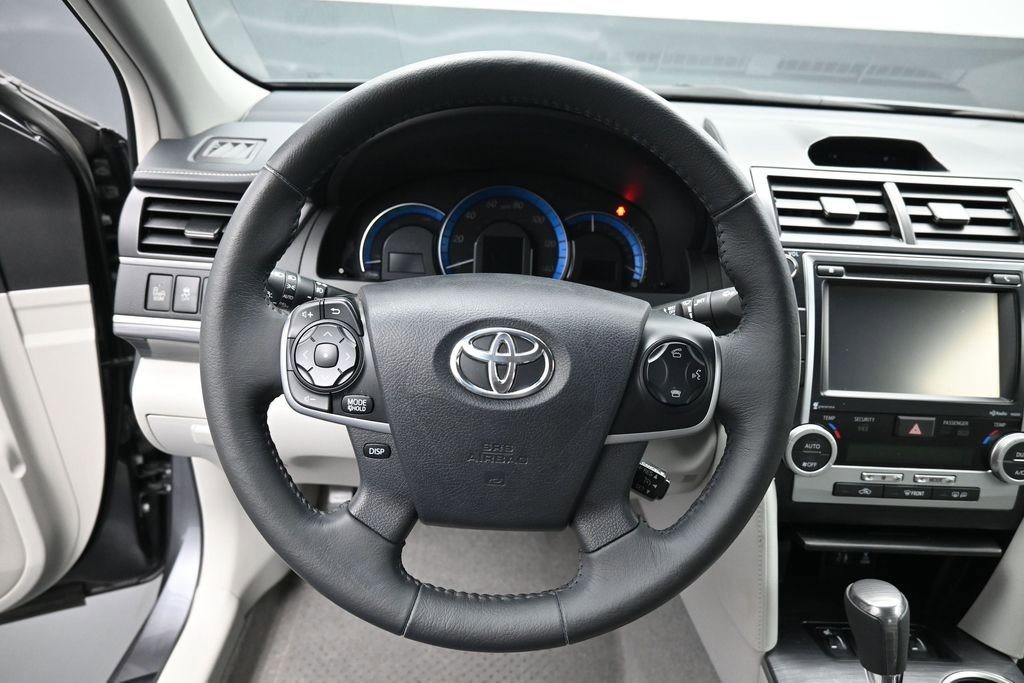Used 2014 Toyota Camry XLE w/ Leather Package FWD image 16