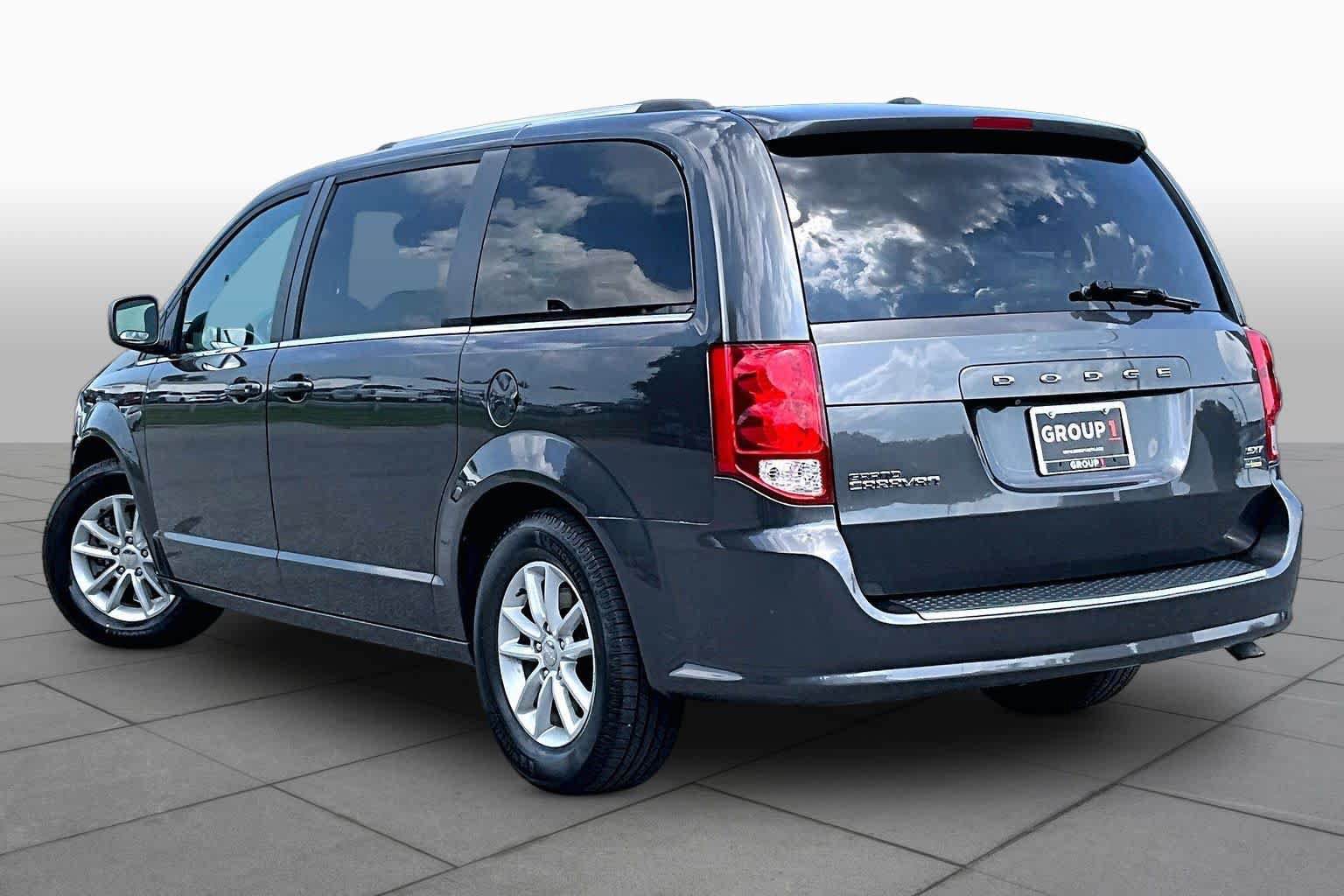 Used 2019 Dodge Grand Caravan SXT FWD image 12