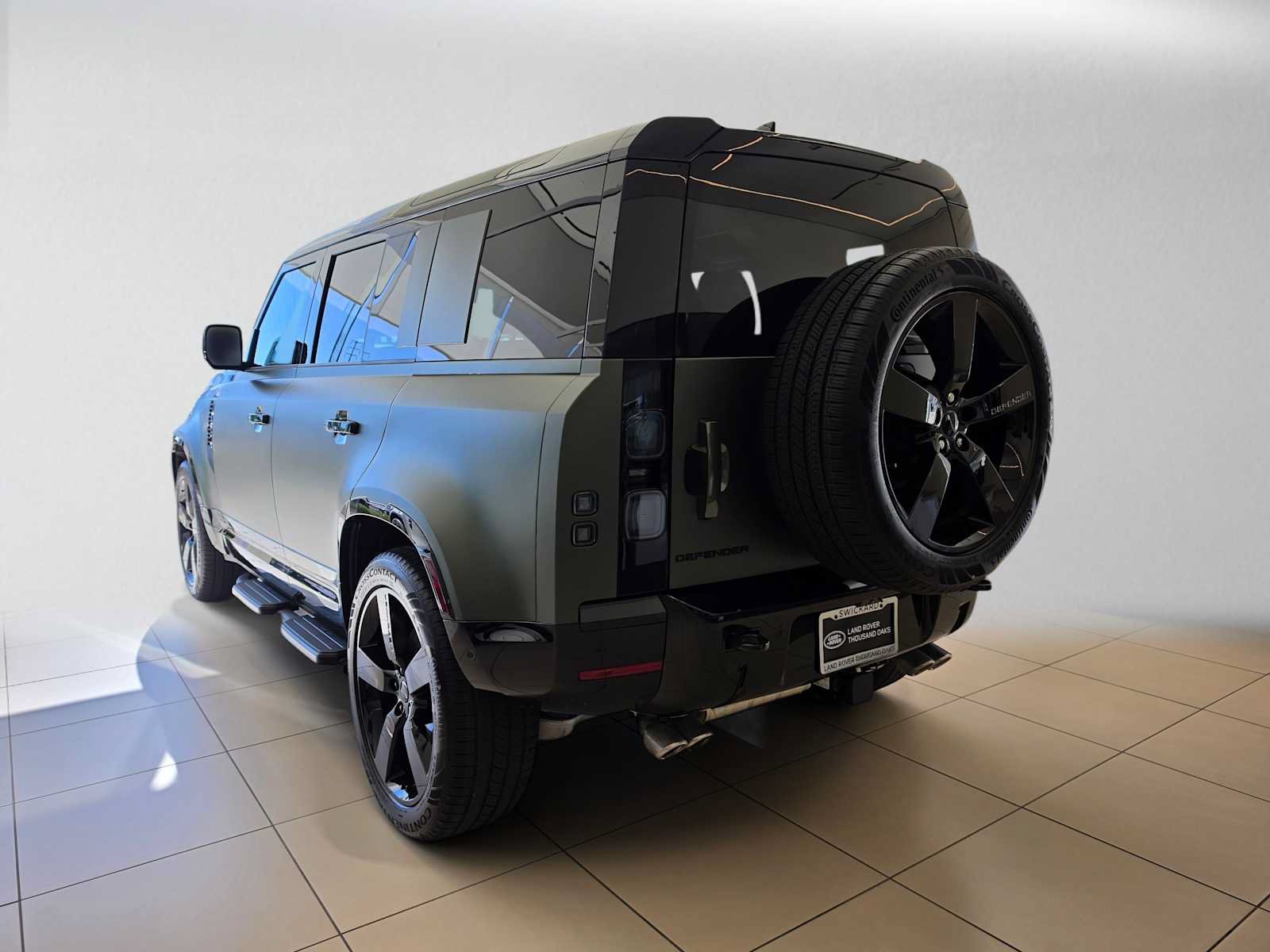 New 2026 Land Rover Defender 110 X-Dynamic SE AWD/4WD image 3