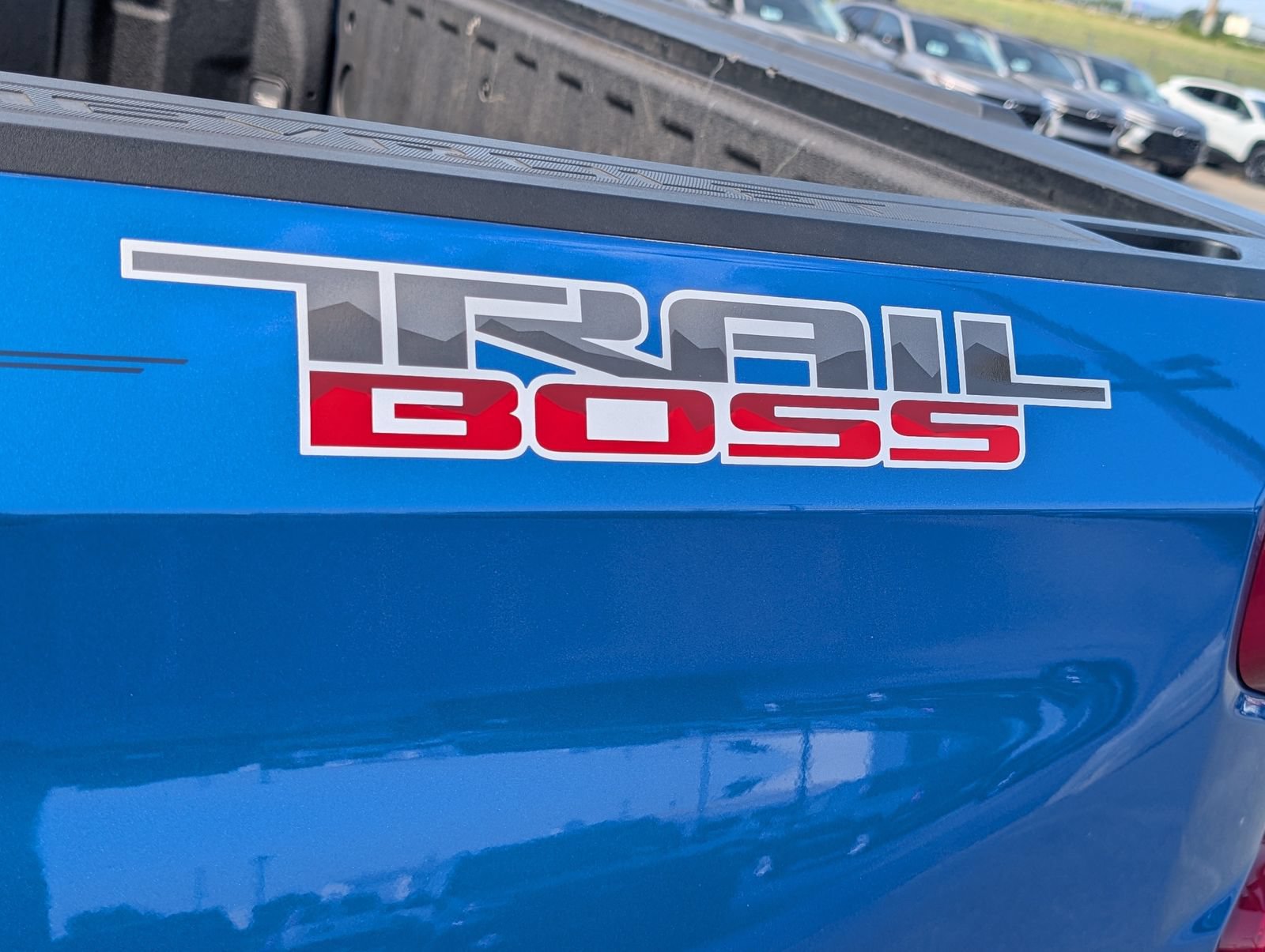 Used 2022 Chevrolet Silverado 1500 LT Trail Boss w/ Convenience Package II AWD/4WD image 7