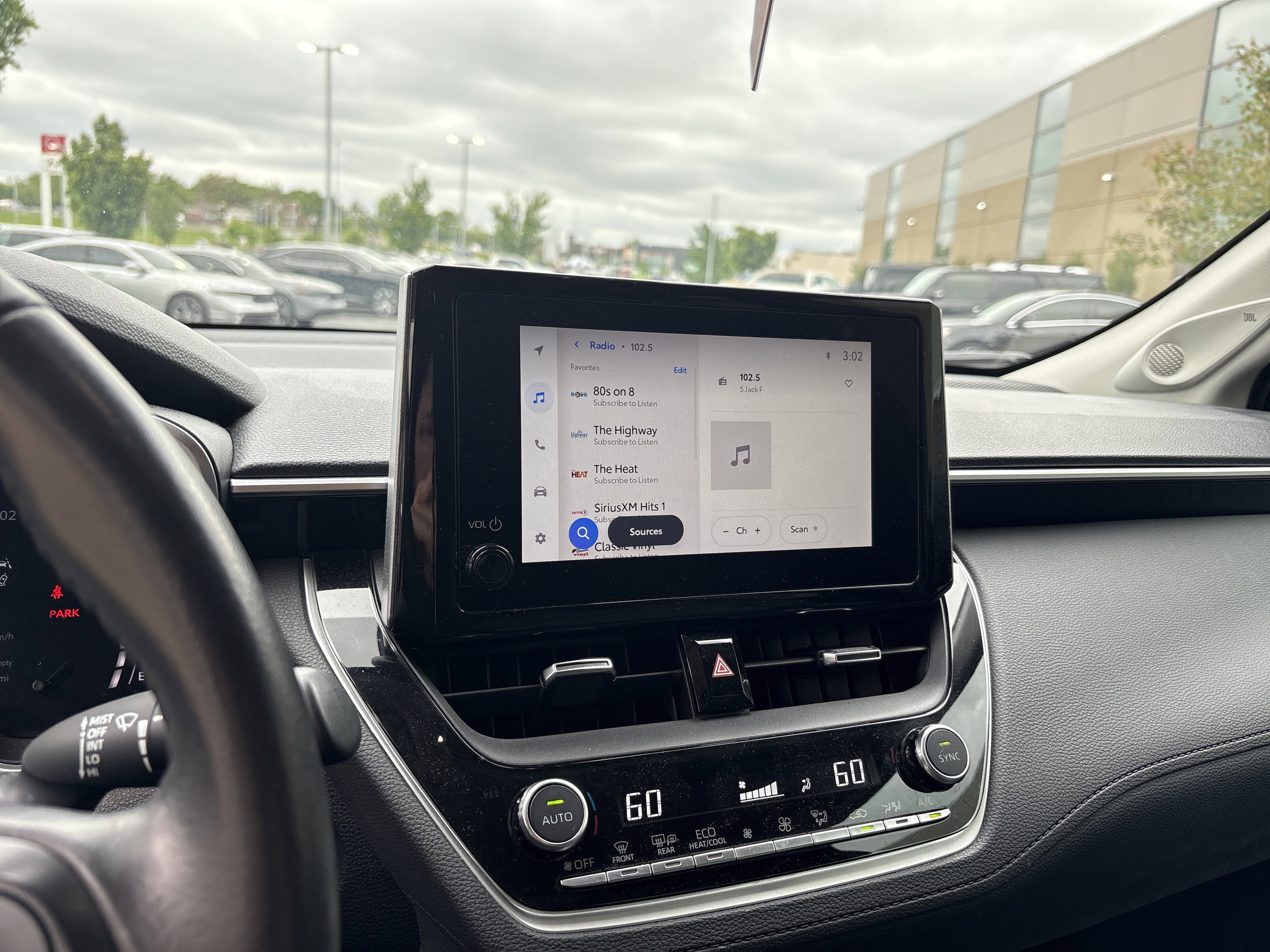 Used 2023 Toyota Corolla Cross XLE w/ Convenience Package AWD/4WD image 30