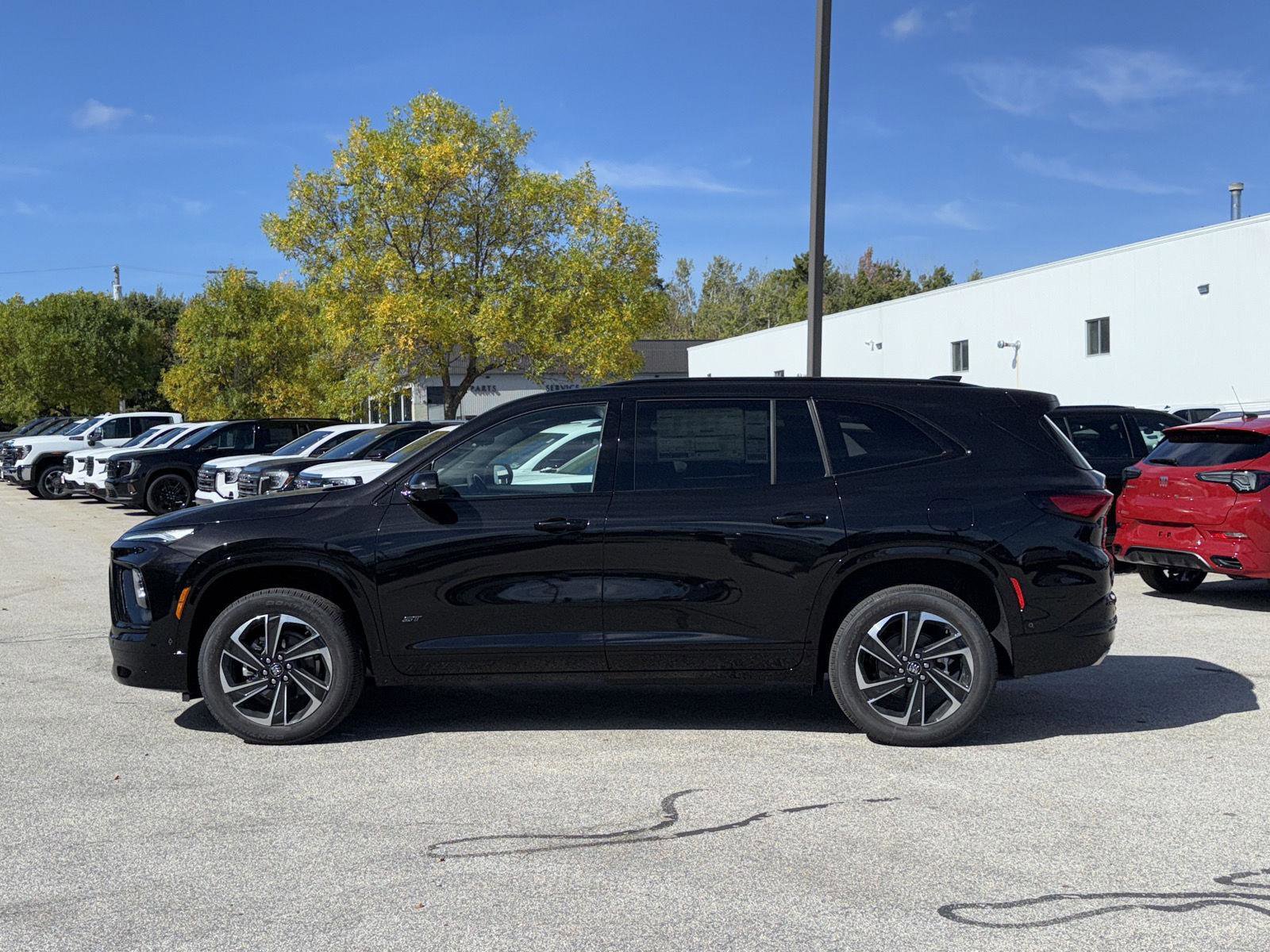 New 2026 Buick Enclave Sport Touring w/ Super Cruise Package image 7