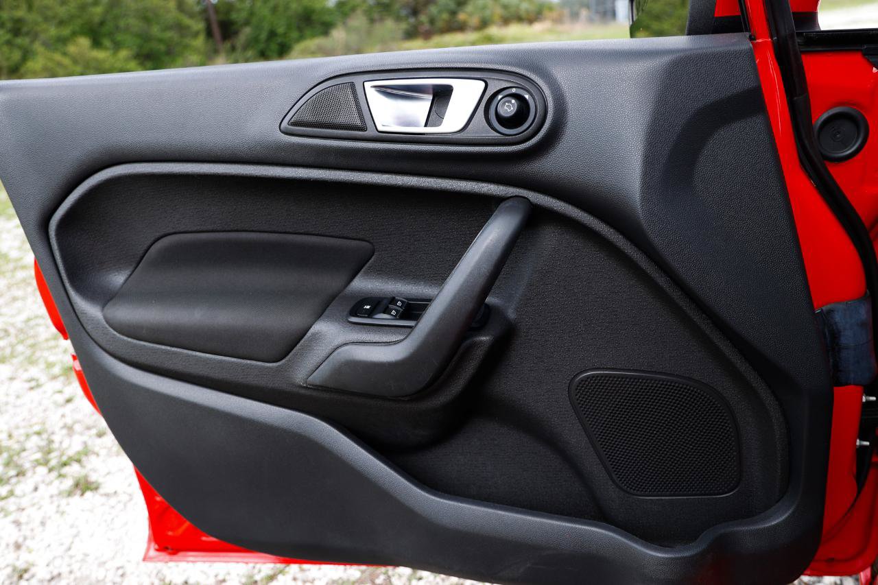 Used 2014 Ford Fiesta SE FWD image 37
