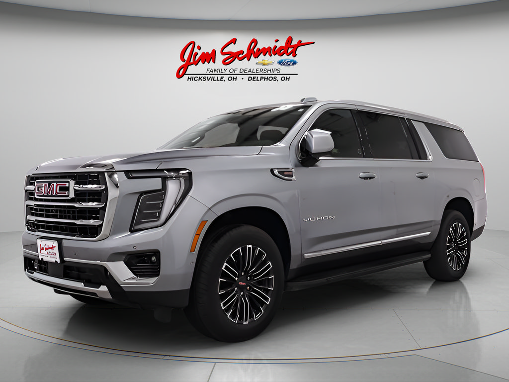 Used 2025 GMC Yukon XL Elevation w/ Elevation Premium Package AWD/4WD image 3