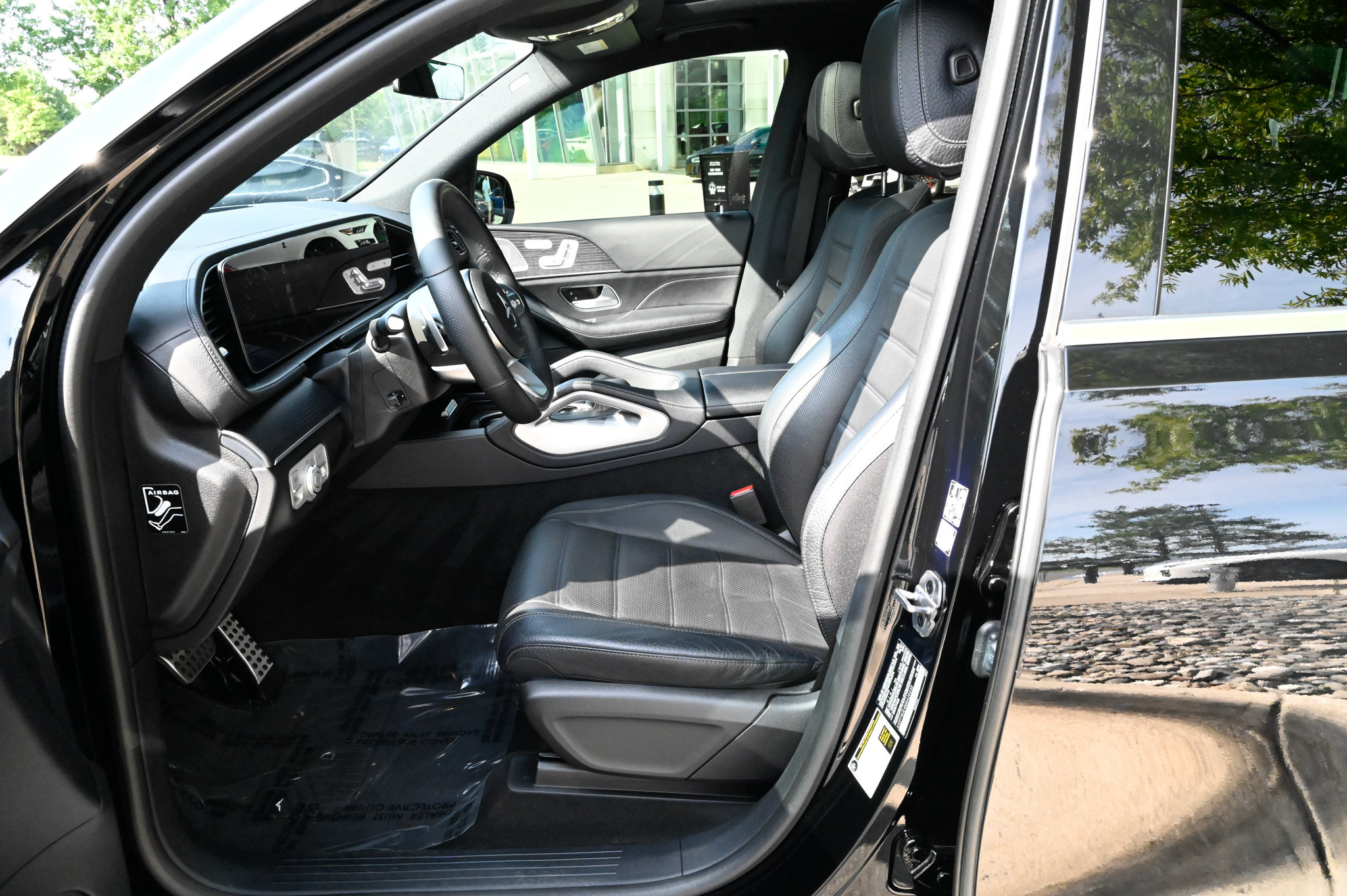 Used 2021 Mercedes-Benz GLS 580 4MATIC image 17