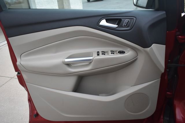 Used 2017 Ford Escape SE FWD image 16