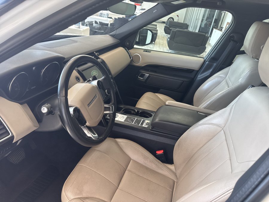 Used 2020 Land Rover Discovery SE AWD/4WD image 13