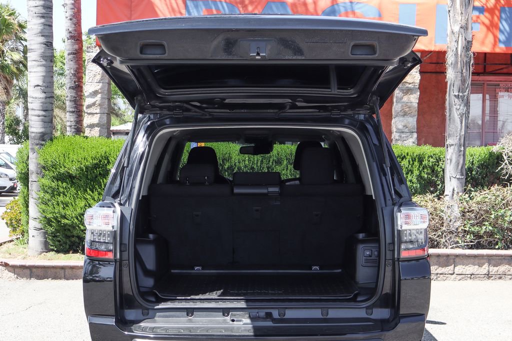 Used 2022 Toyota 4Runner TRD Off-Road AWD/4WD image 8