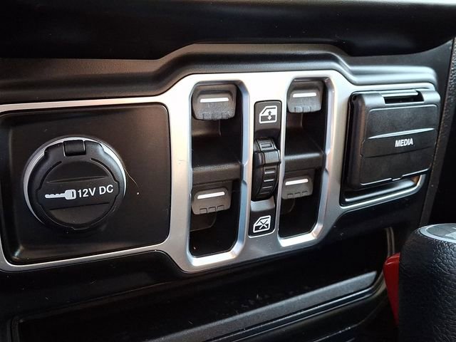 Used 2020 Jeep Wrangler Unlimited Sahara image 25