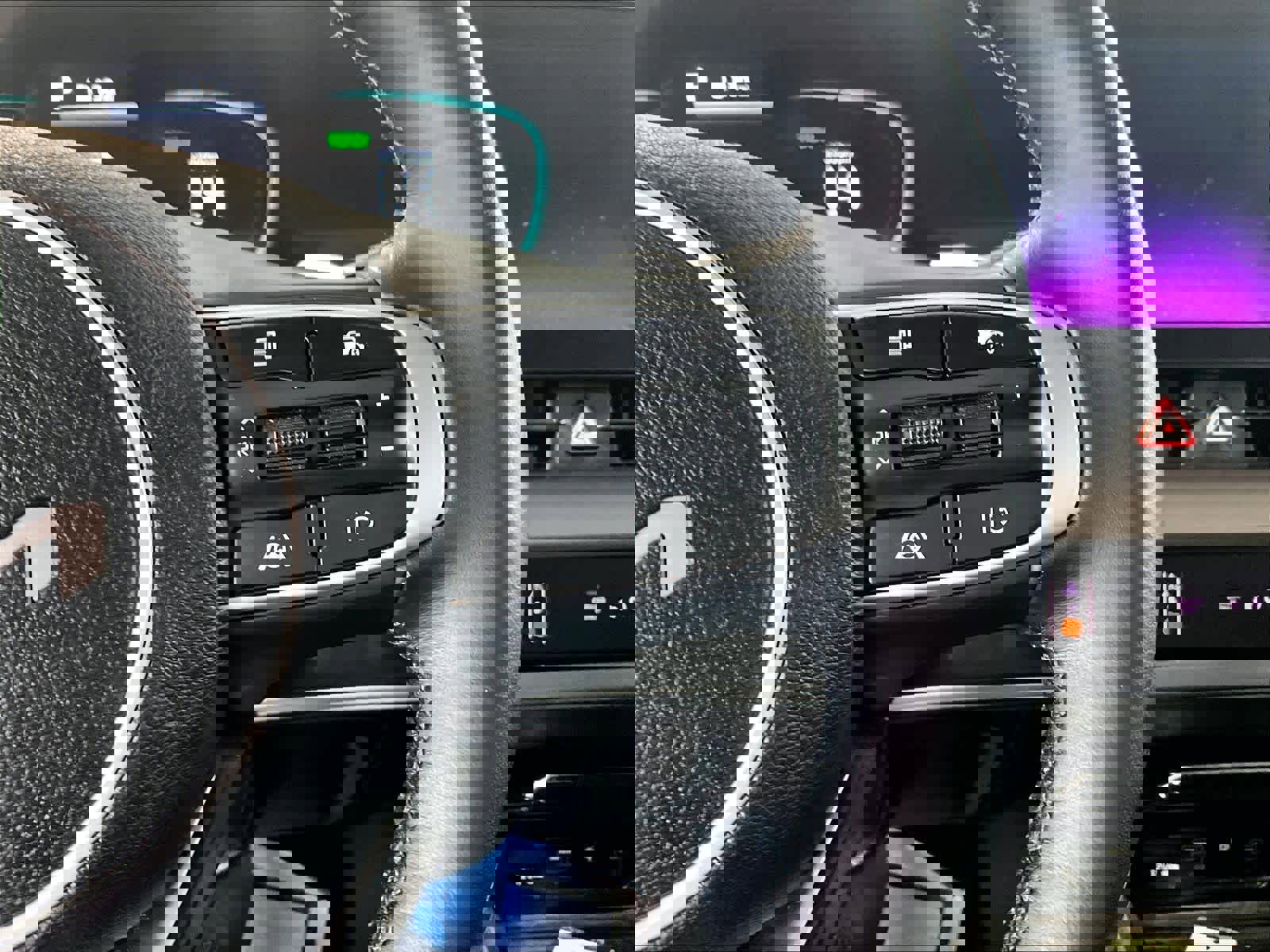 Used 2023 Kia Sportage EX w/ EX Premium Package image 24