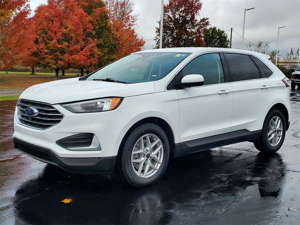 Used 2024 Ford Edge SEL image 3