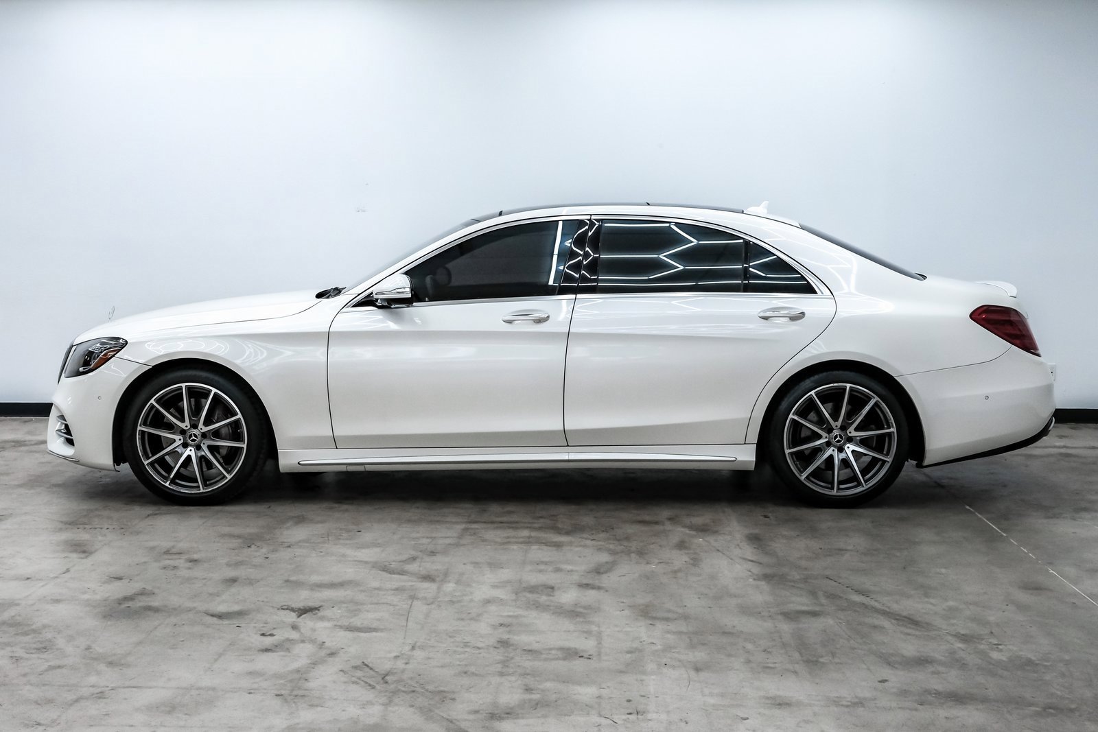 Used 2019 Mercedes-Benz S 450 Sedan image 12
