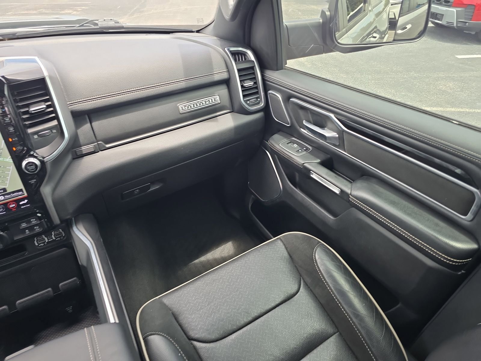 Used 2021 RAM 1500 Laramie AWD/4WD image 11