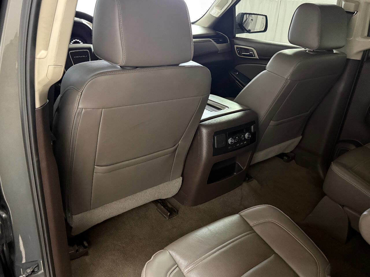 Used 2018 GMC Yukon XL Denali w/ Denali Ultimate Package AWD/4WD image 61