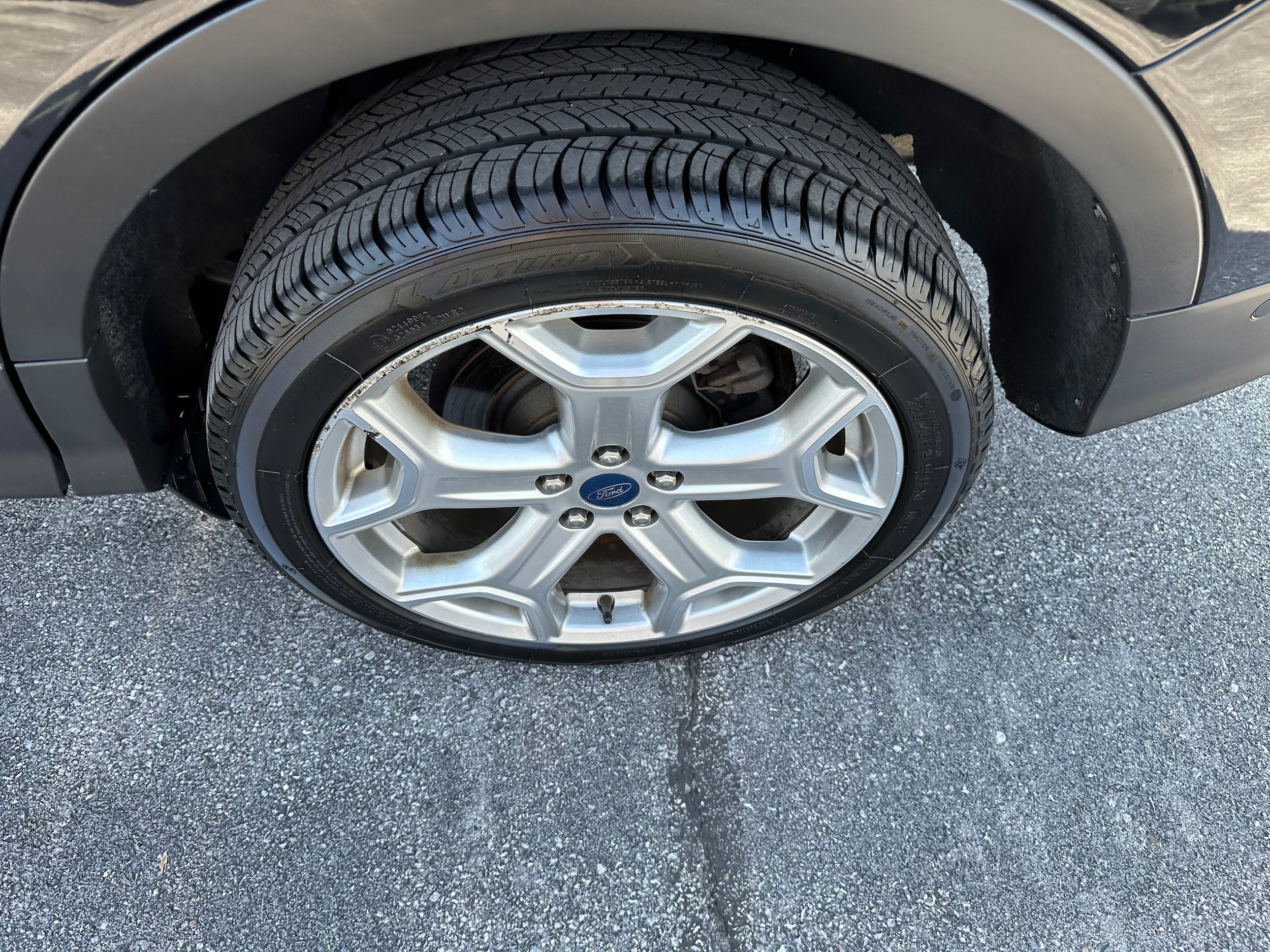 Used 2019 Ford Escape Titanium AWD/4WD image 9