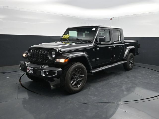 Used 2024 Jeep Gladiator Sport AWD/4WD image 4