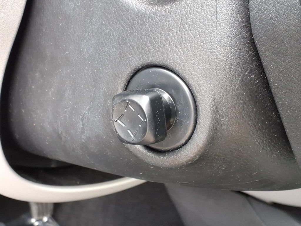 Used 2023 INFINITI QX50 Sensory image 18