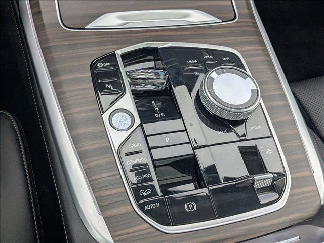 Used 2025 BMW X7 xDrive40i w/ Premium Package image 12